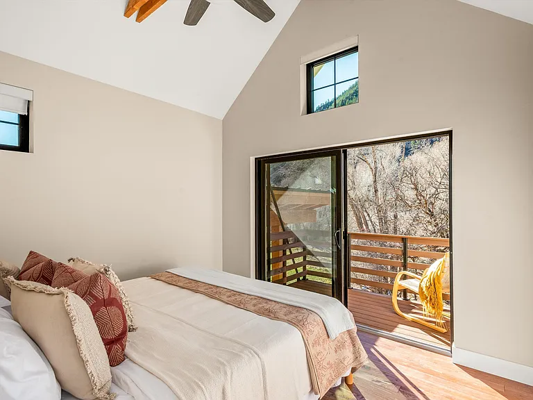 106 Castle View Dr — Photo 21