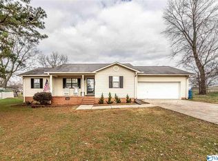 815 Nelson Rd, Albertville, AL 35950