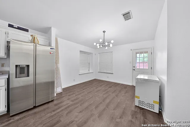 1427 Diamond Blf — Photo 16