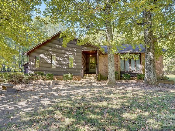 2nd image of 175 Sun Valley Dr