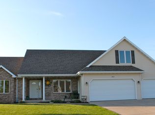 3063 Eclipse Dr, Green Bay, WI 54311