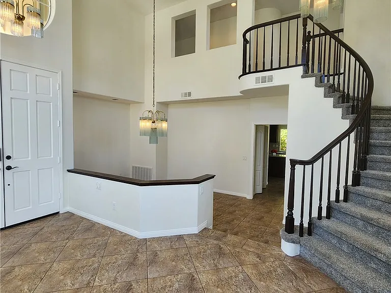 11 Paloma Dr — Photo 5