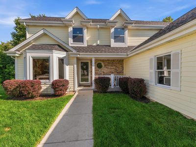 4370 W Carmel DRIVE, Franklin, WI, 53132