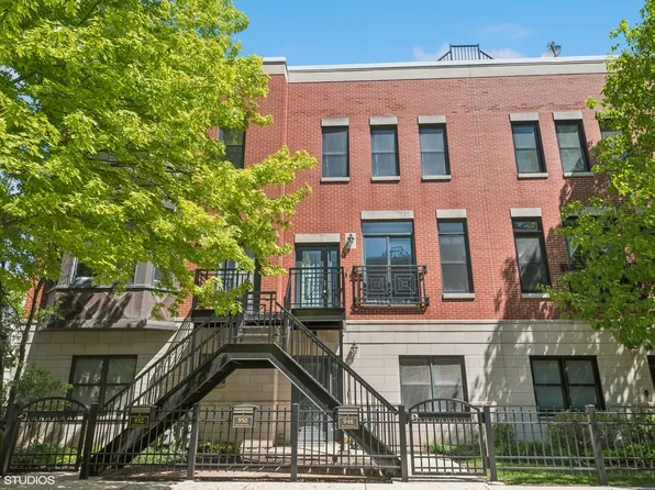 948 W College Pkwy #2, Chicago, IL 60608