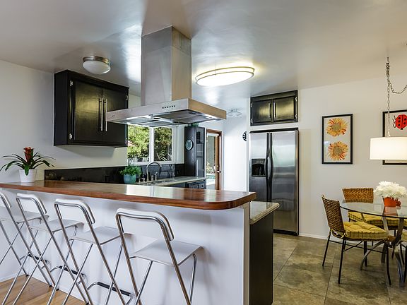 5th image of 3750 Sapphire Dr