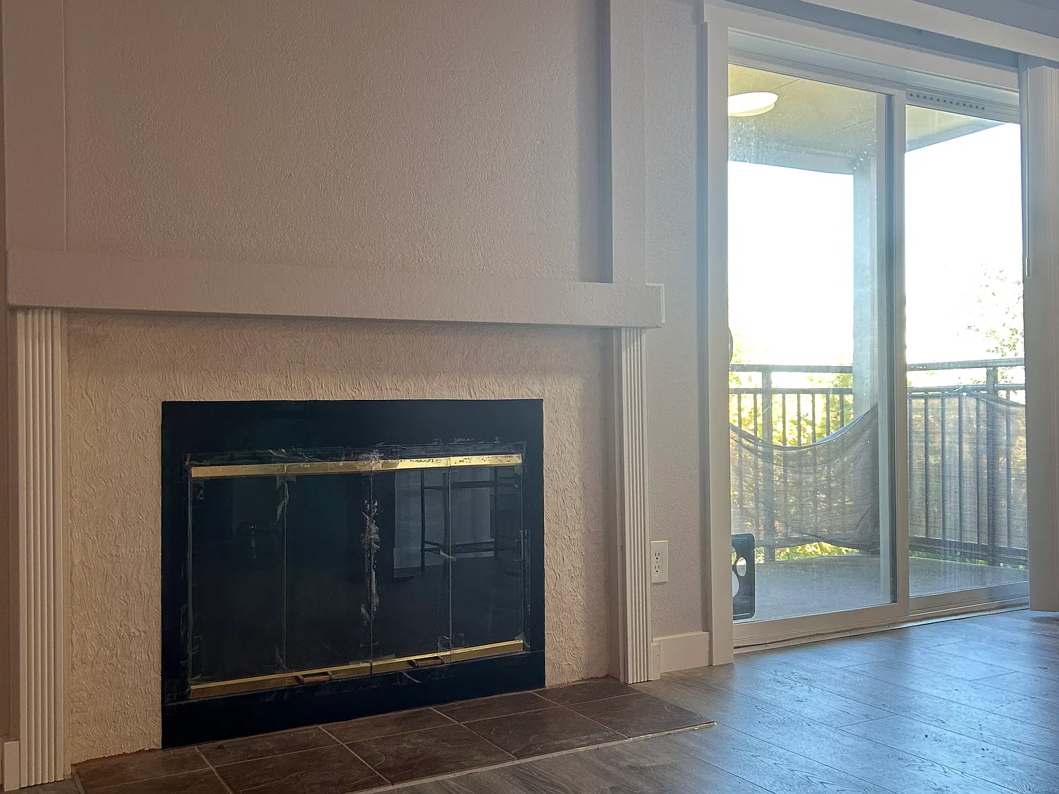 2 bed, 1006 sqft, $2,549 — Photo 3