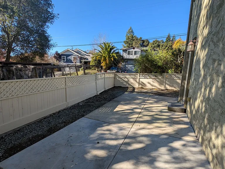 112 Bethany Dr — Photo 12