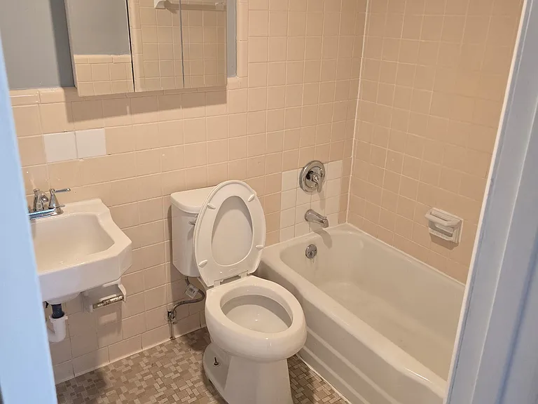 3302 Cerro Vista St SW #A — Photo 5