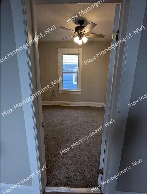 3924 Catalpa St, 2R — Photo 3