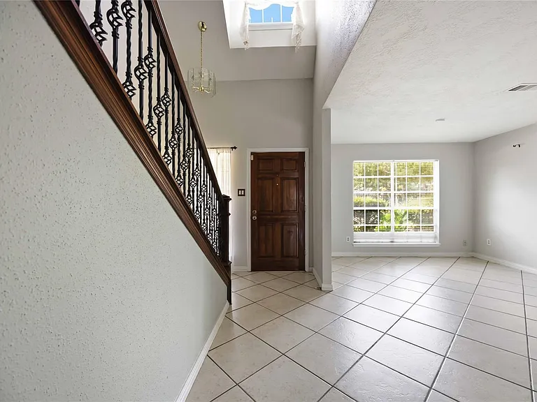 7330 Maple Walk Dr — Photo 3