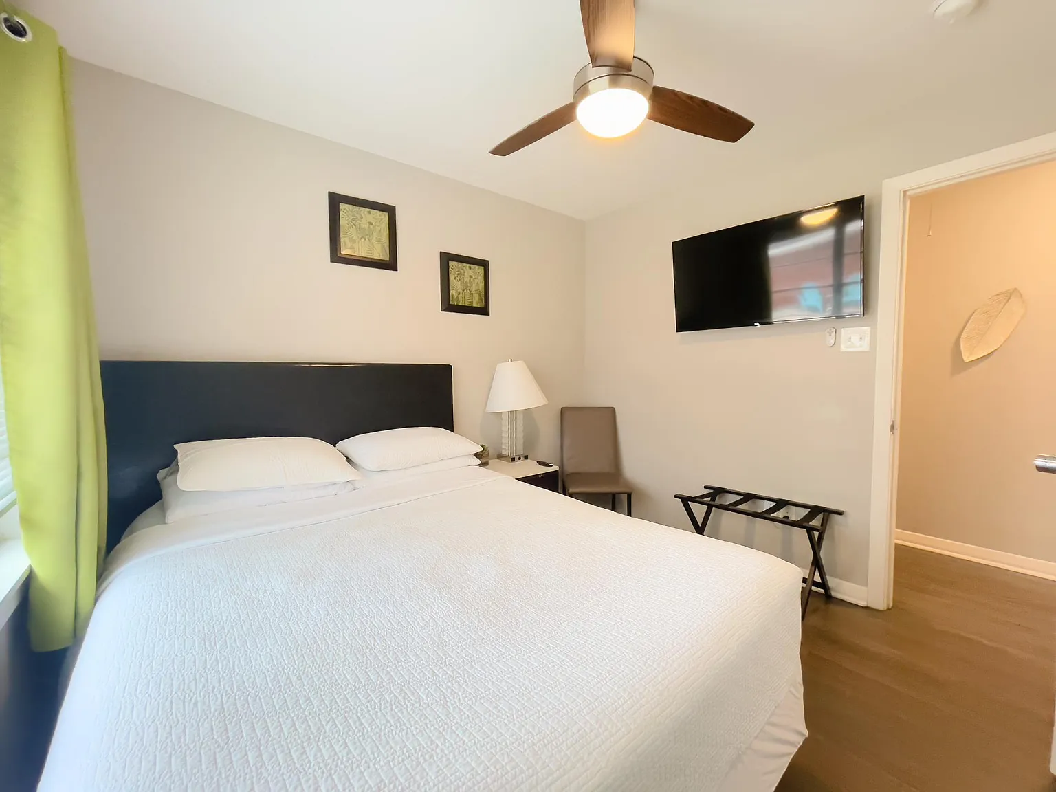 4 bed, 4.0 bath, 3500 sqft, $996 — Photo 4
