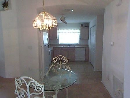 4th image of 10 Brewster Ln