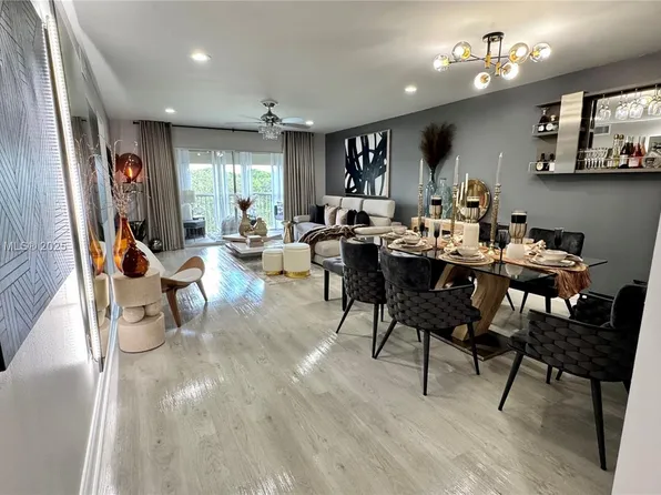 300 SW 130th Ter APT 407B, Pembroke Pines, FL 33027