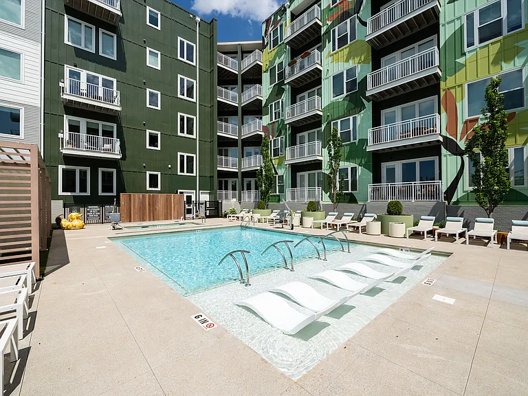 Queens Wedgewood Houston — Photo 10