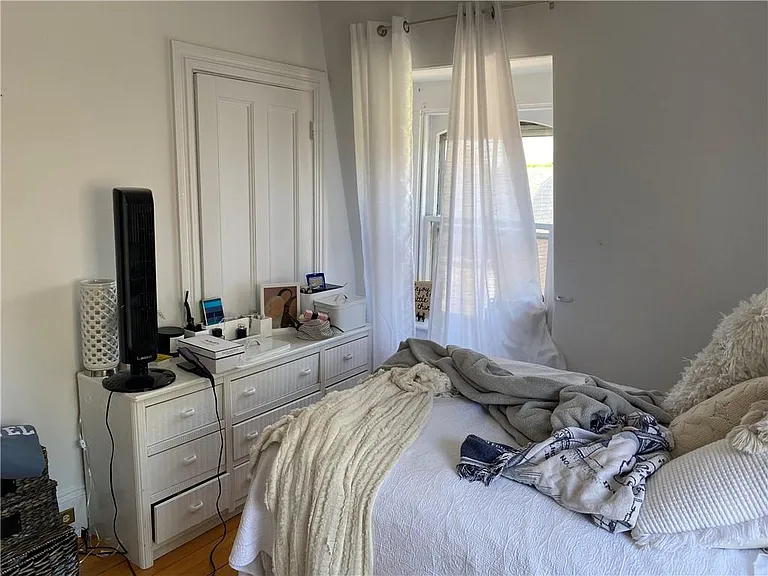 10 Clarke St — Photo 9