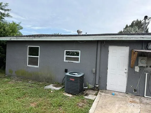 3 bed, 2.0 bath, 744 sqft, $2,225 — Photo 3