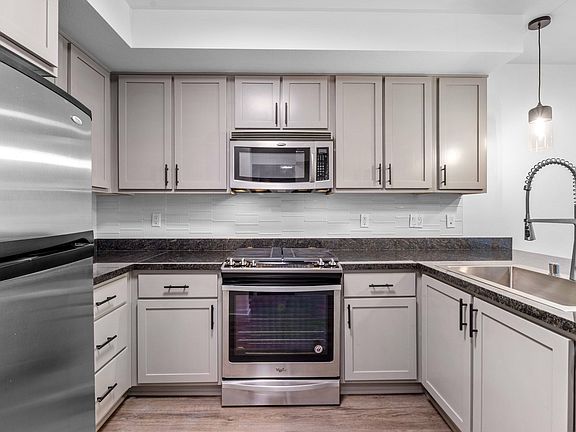 Modern Kitchen at 128 on State Apartments in Kirkland, WA 98033