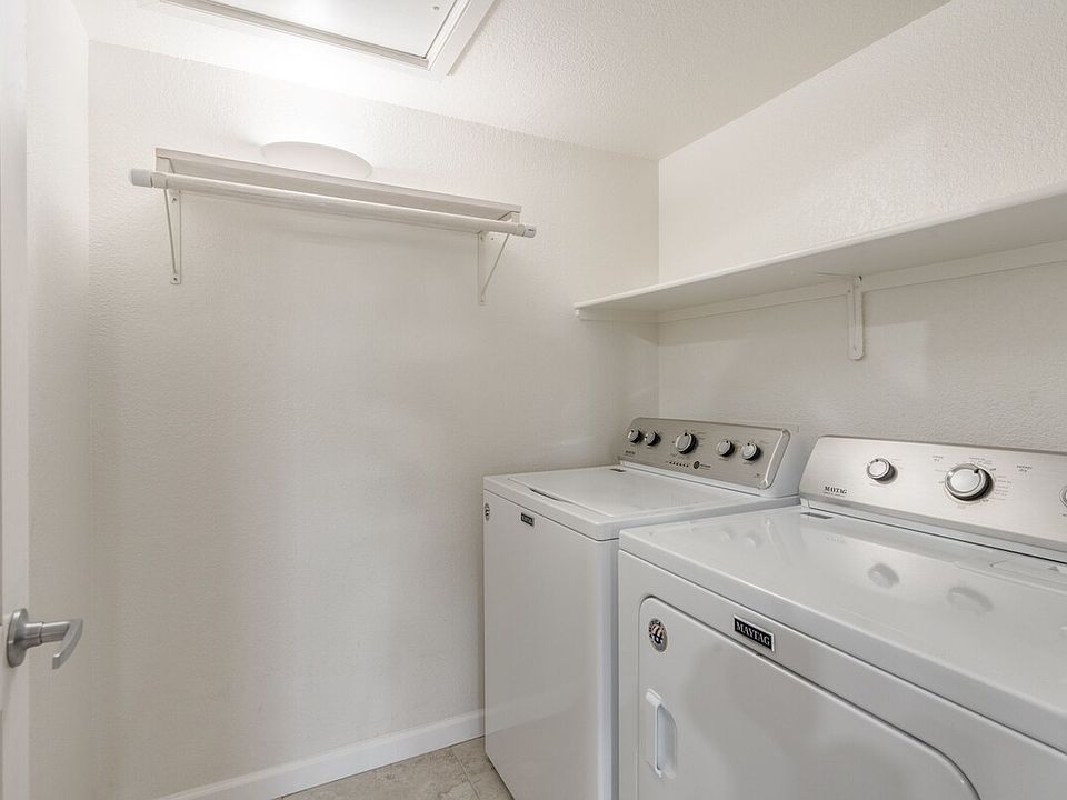 2nd image of 5855 N Kolb Rd Unit 5211