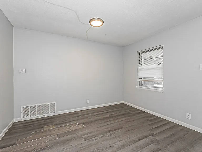 2814 Sequoia Ln — Photo 13