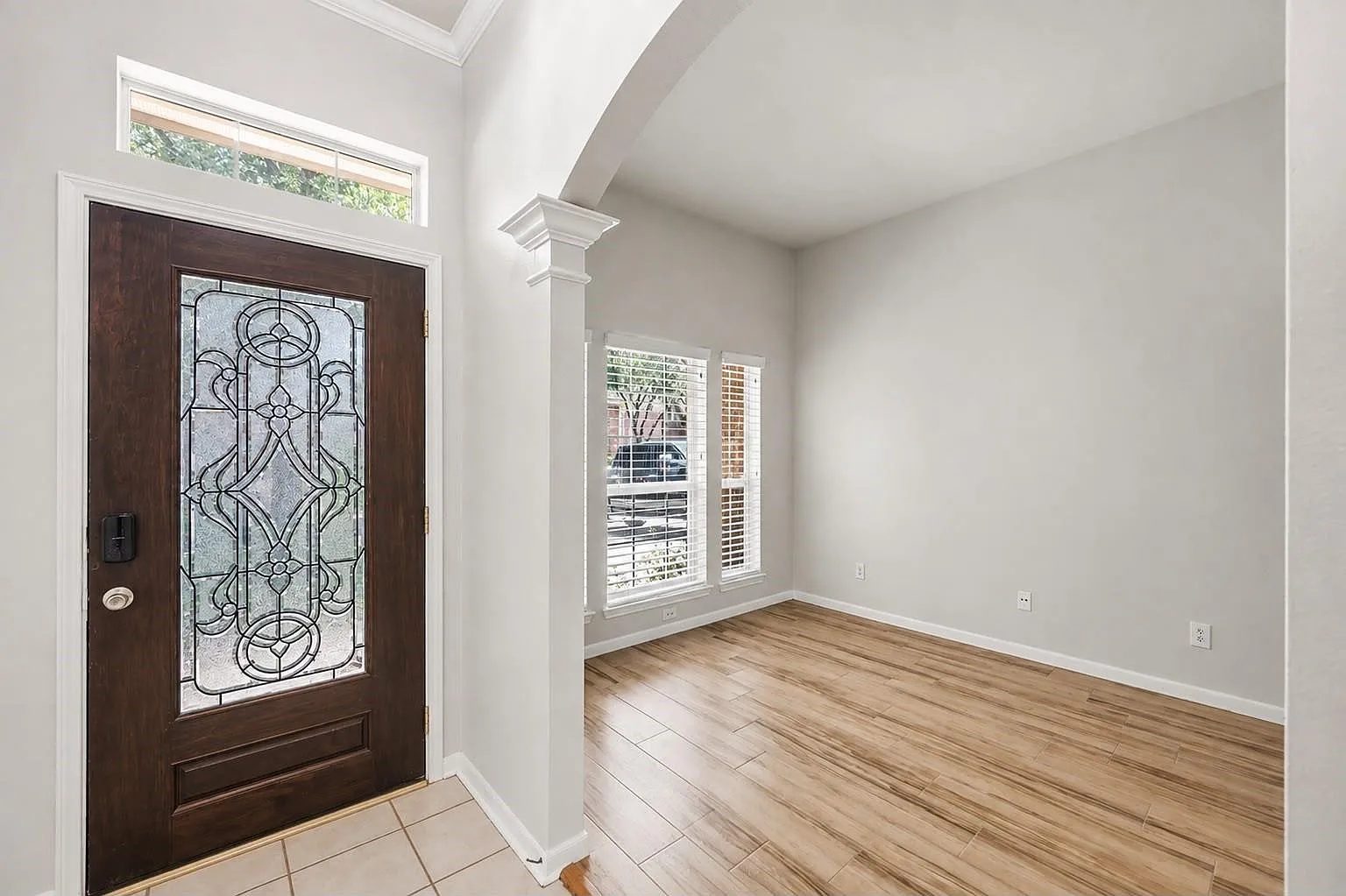 3 bed, 2.0 bath, 2275 sqft, $2,550 — Photo 4
