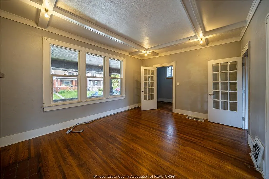 3 bed, $2,300 — Photo 3