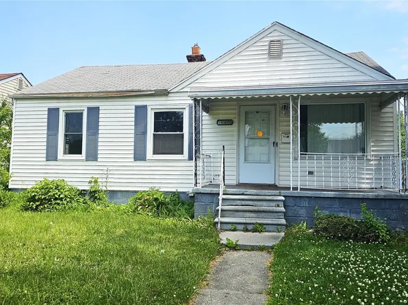 26400 Blumfield St, Roseville, MI 48066