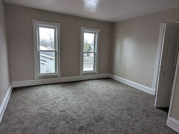 5th image of 179 Eastmanville St #B