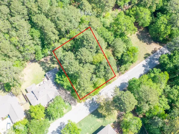 275 Broadmoor Dr, Huntsville, TX 77340