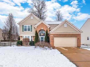 8493 Chesapeake Dr, Northfield, OH 44067