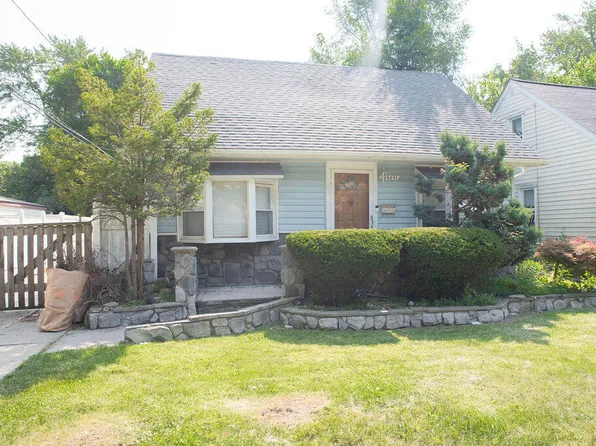 4641 Weddell St, Dearborn Heights, MI 48125
