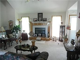 5th image of 709 SW Ginger Hill Dr