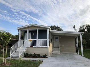 230 Suncrest Ln, N Fort Myers, FL 33903