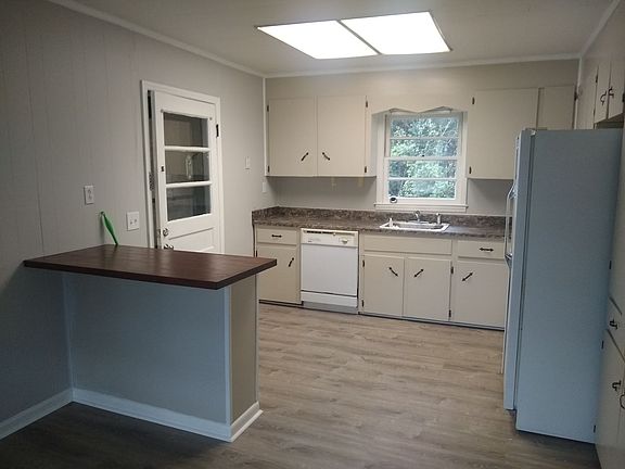5th image of 404 Sherrod Ave