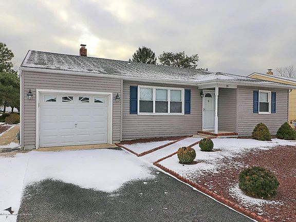2nd image of 10 Whitaker Dr