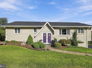 7121 Kingstead Dr, Slatington, PA 18080
