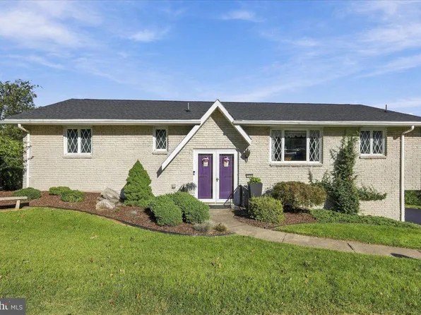 7121 Kingstead Dr, Slatington, PA 18080