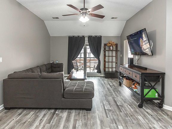5th image of 12150 Osborne Grove Dr