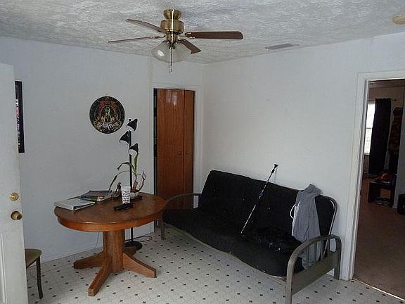 3rd image of 2403 Lagoon Dr