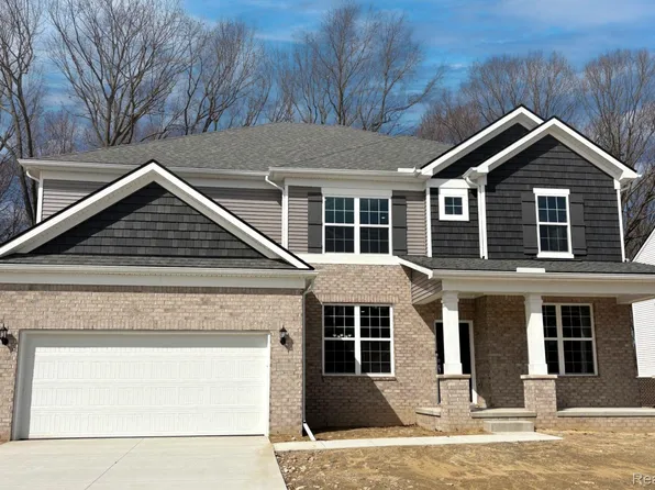 51151 Green Meadows Dr, Macomb, MI 48042