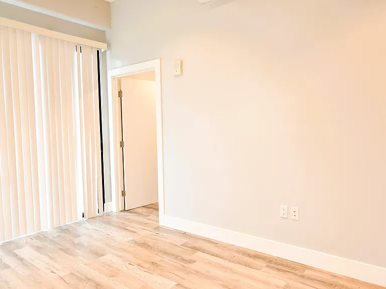 8465 Broadway #301 — Photo 22