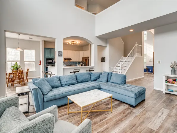 8413 Bridge St, North Richland Hills, TX 76180