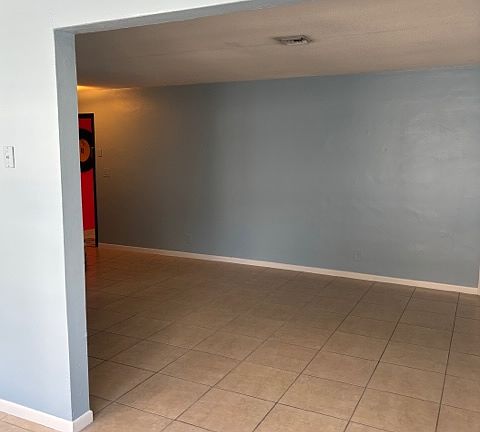 2nd image of 3321 NE 33rd St