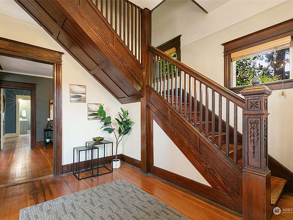 3rd image of 2136 S Ainsworth Avenue