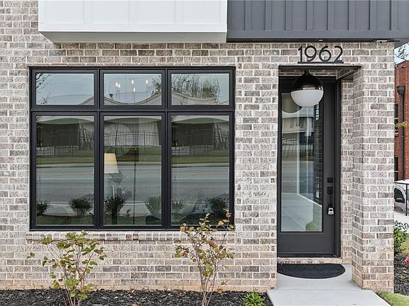 4th image of 1964 8th St #5