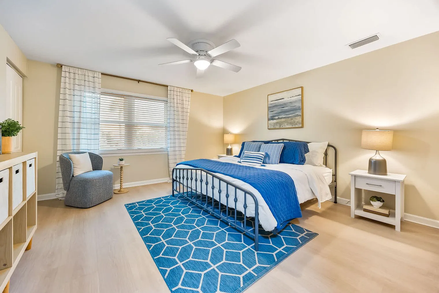 2 bed, 1.0 bath, 968 sqft, $2,327 — Photo 4