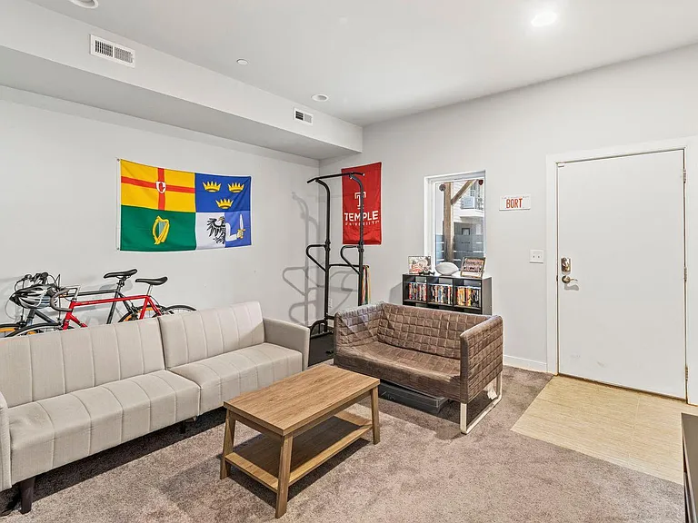 418 Fairmount Ave — Photo 60