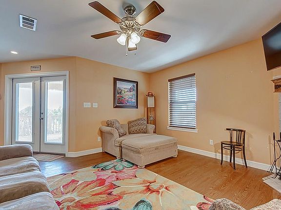 3rd image of 2116 Lilly Ave #39