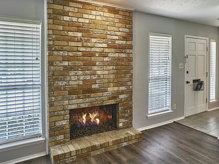 10817 Sandpiper Ln — Photo 2