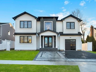 35 Castle Lane, Levittown, NY, 11756