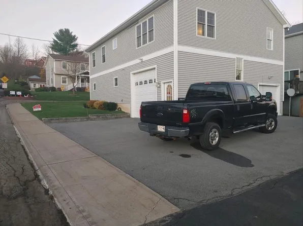 2 Philadelphia Ave, Mechanicville, NY 12118